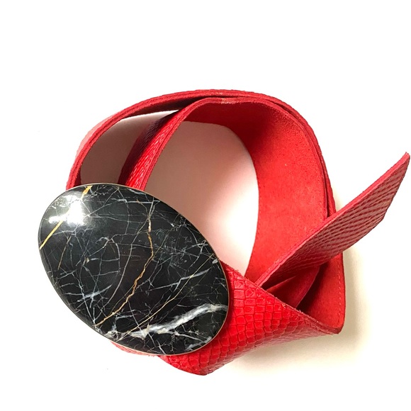 RED LEATHER STATEMENT  BELT - Picture 4 of 4